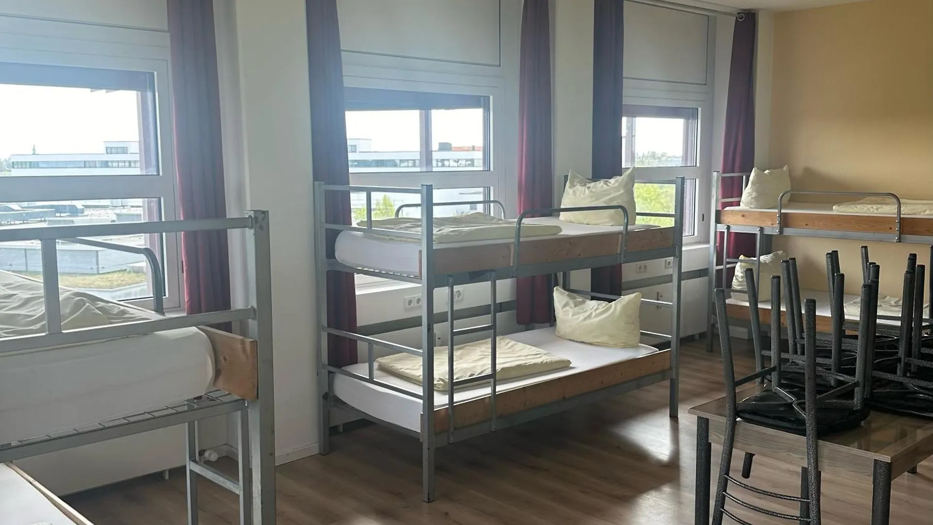 Low Budget Hostel München 0*,